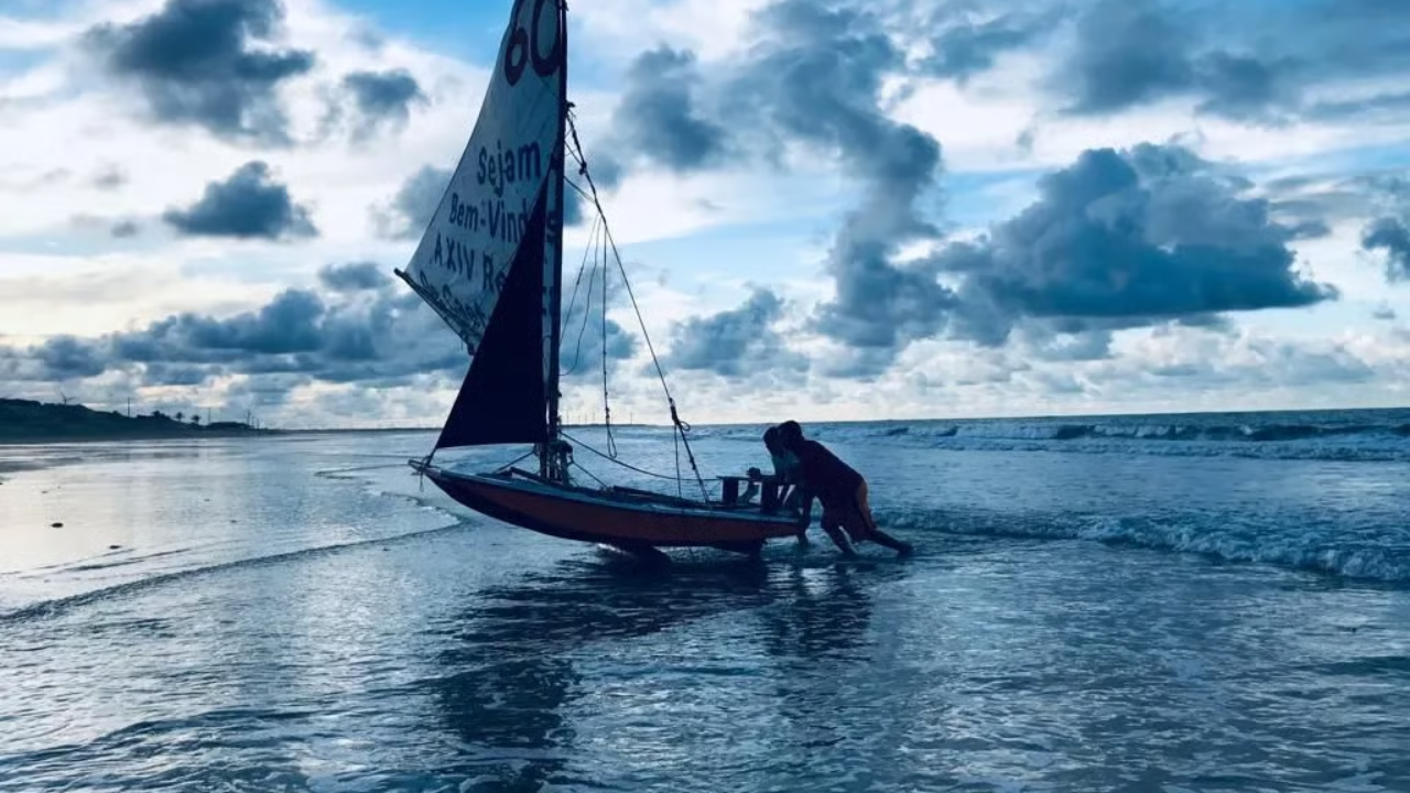 Passeios de barco no mar com pescadores